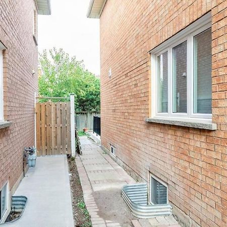 Spacious Basement Mississauga Exterior foto